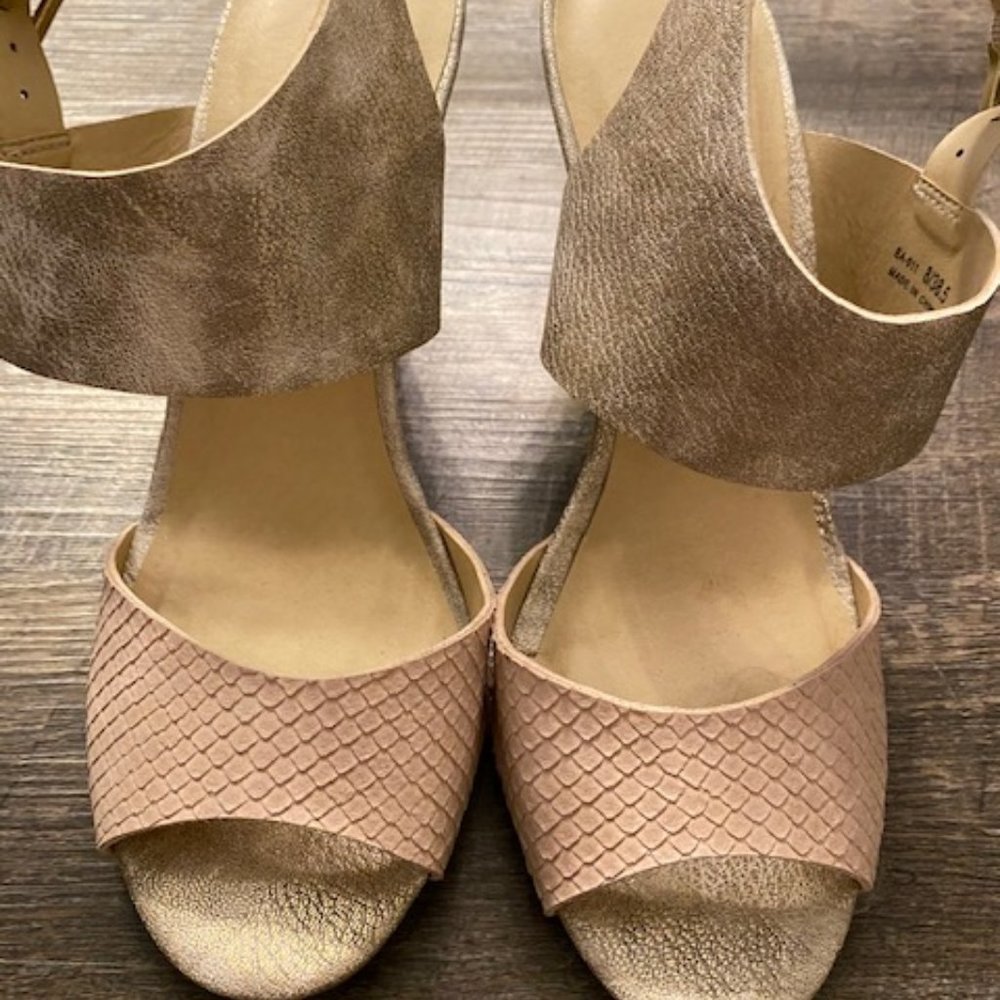 Chinese Laundry wedges 8m